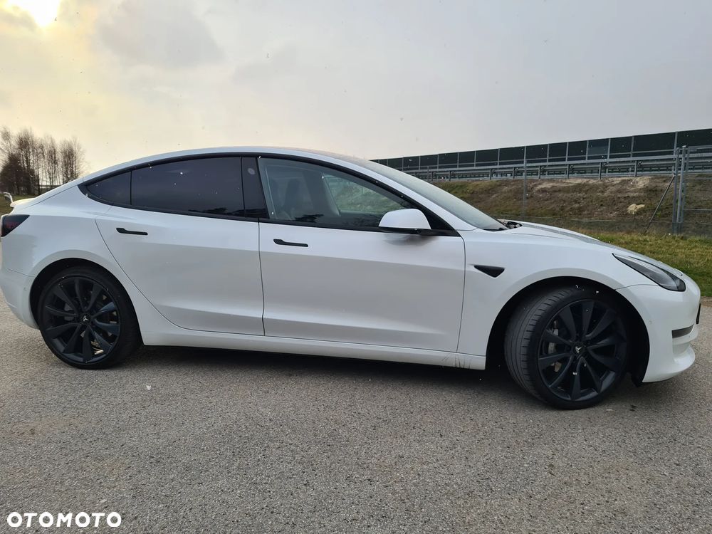 Tesla Model 3 - 9