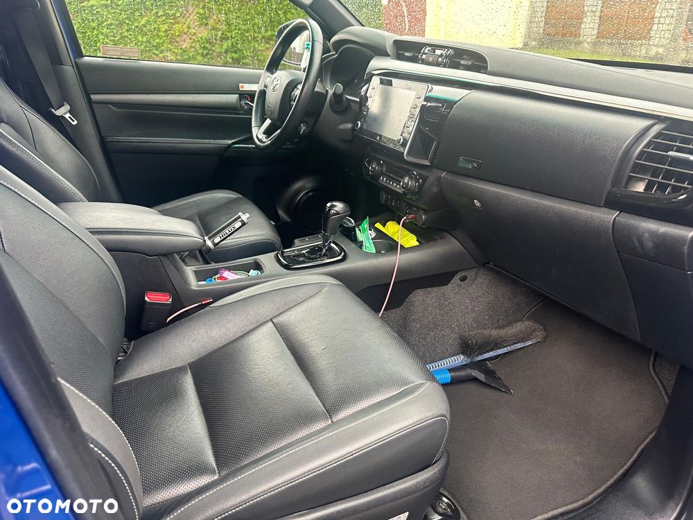 Toyota Hilux 2.8 D-4D Double Cab Invincible Sport 4x4 - 30