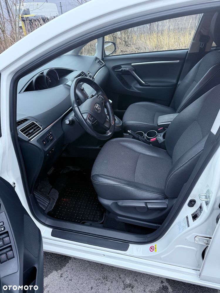 Toyota Verso 1.8 Premium 7os MS - 26