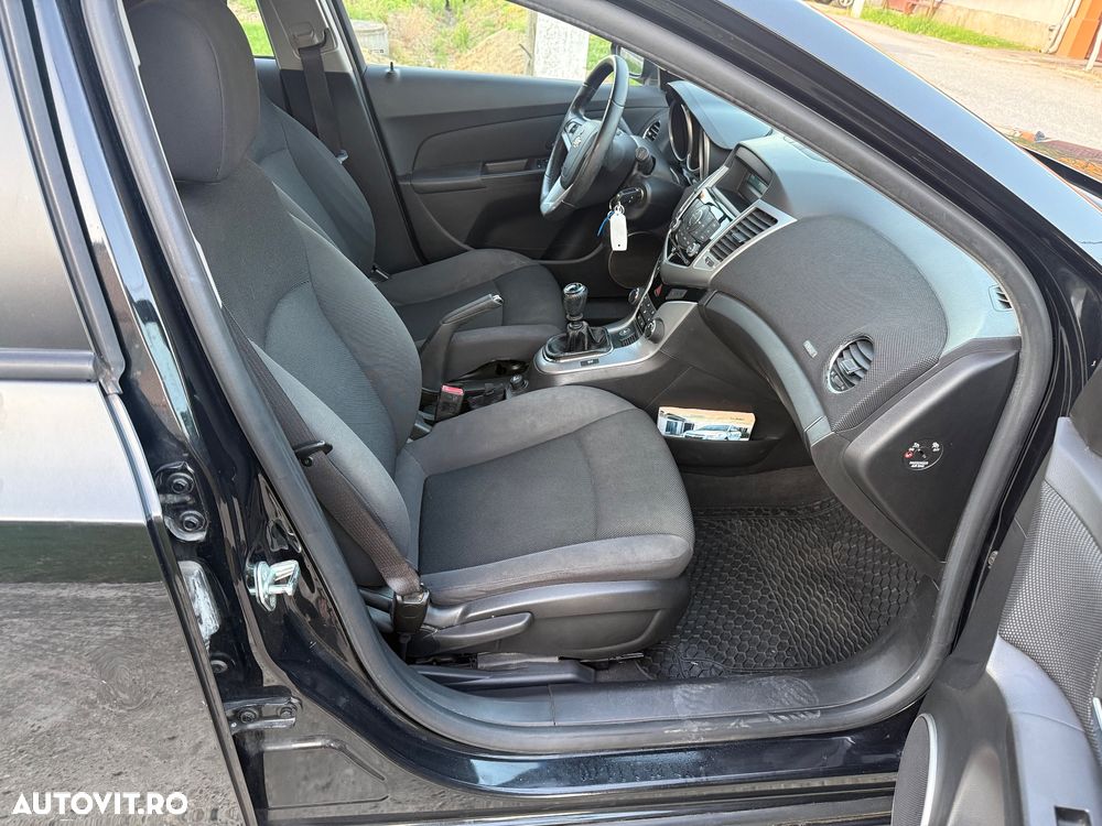 Chevrolet Cruze 1.8 LT - 9