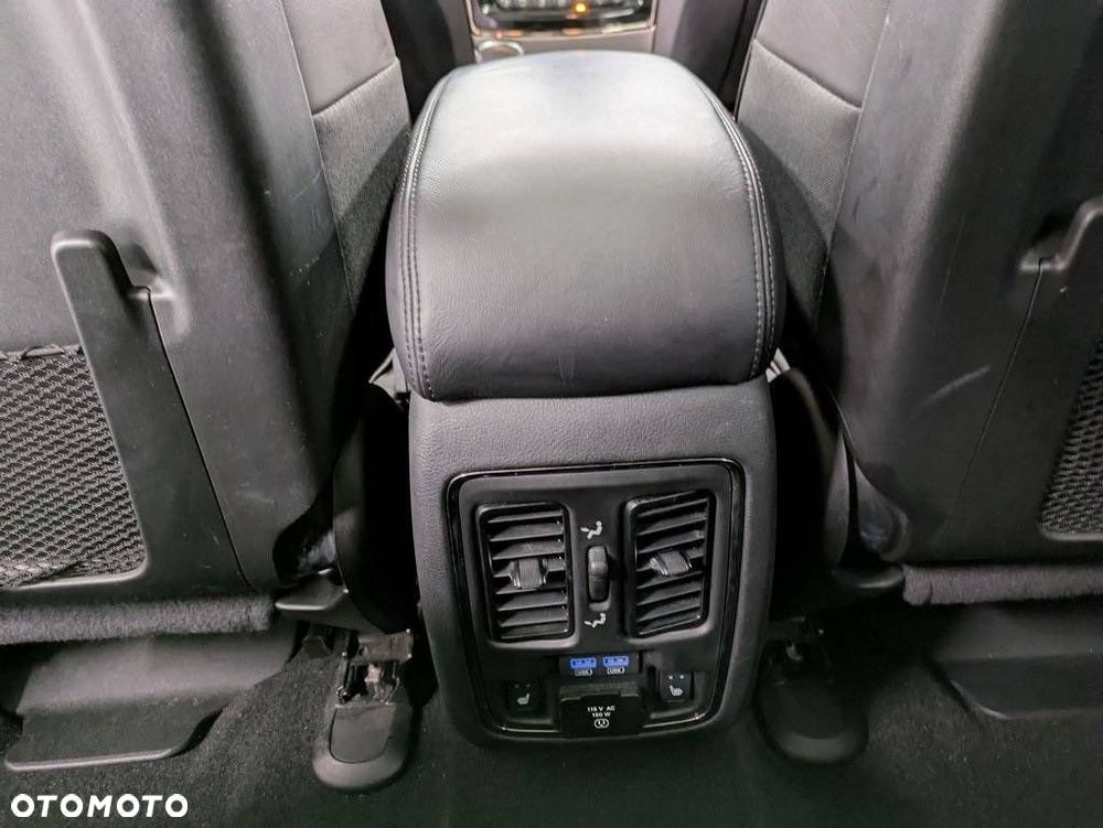 Jeep Grand Cherokee - 23