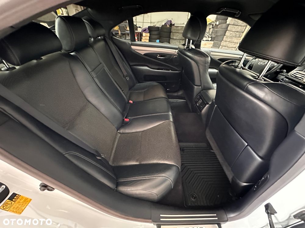 Lexus LS 600h F Sport - 23