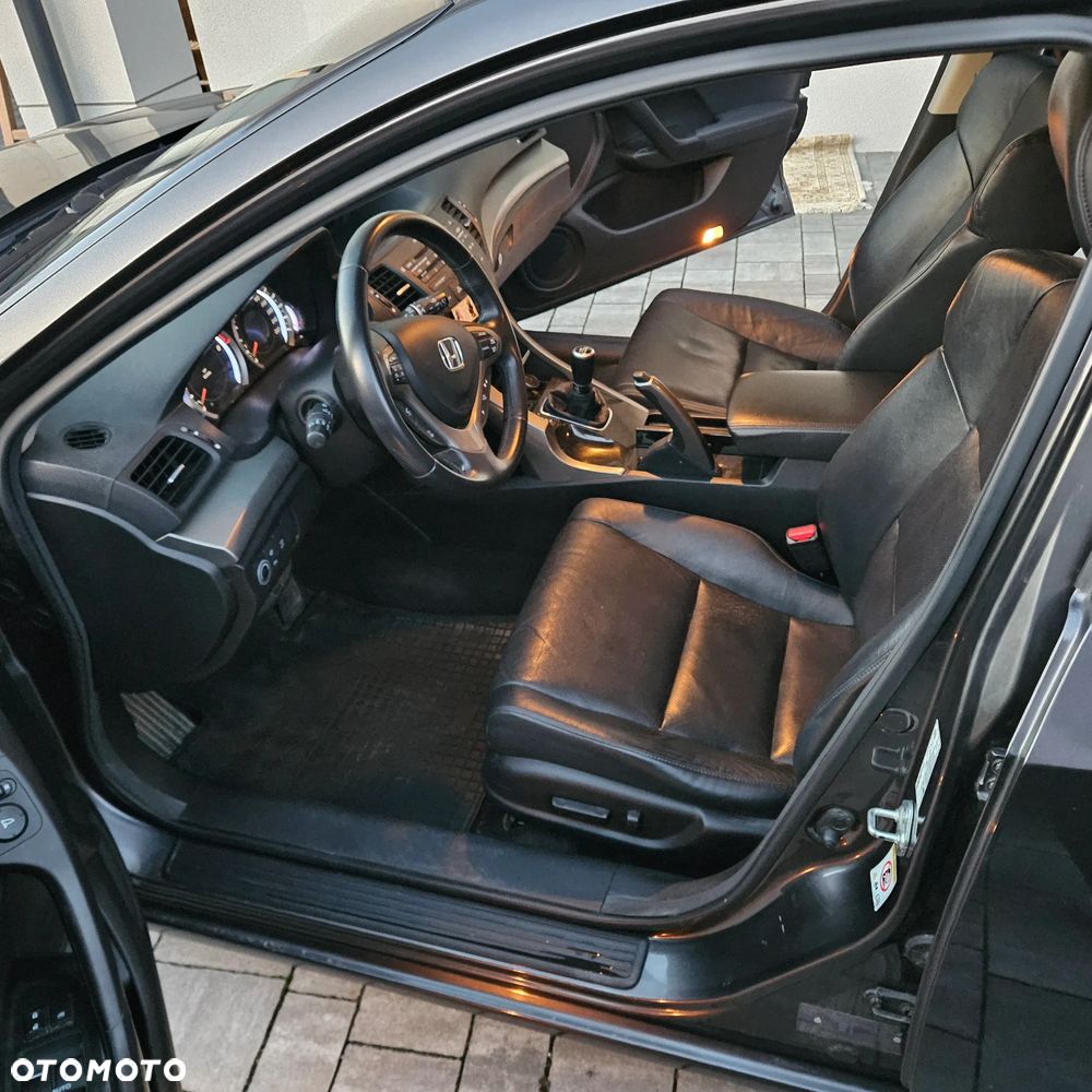 Honda Accord 2.0 Executive - 9