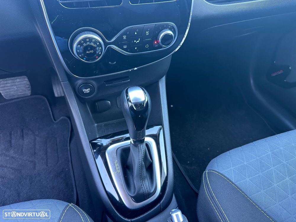 Renault Clio Sport Tourer TCe 120 EDC GT - 17