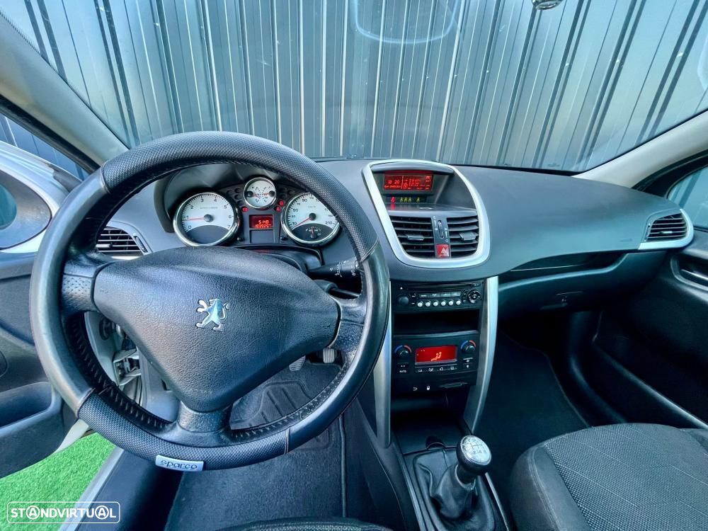 Peugeot 207 - 10