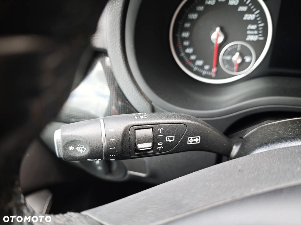 Mercedes-Benz Klasa B 180 BlueEFFICIENCY Edition - 39