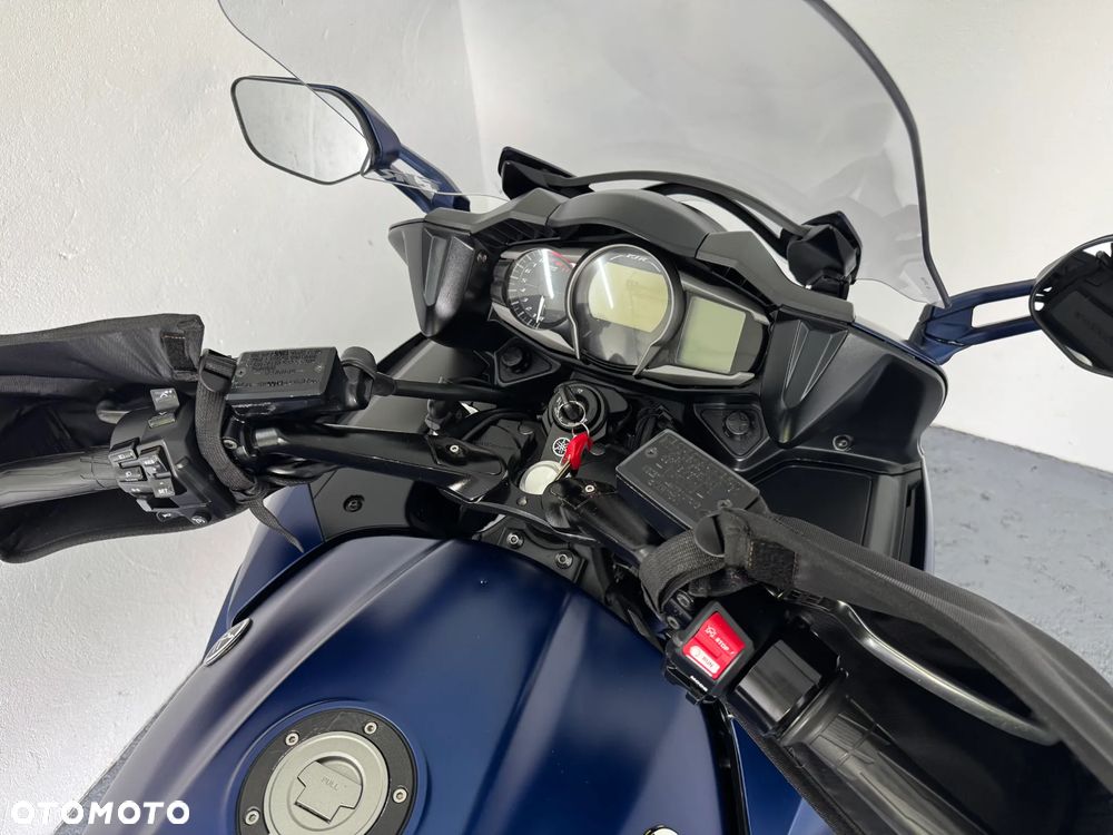 Yamaha FJR - 21