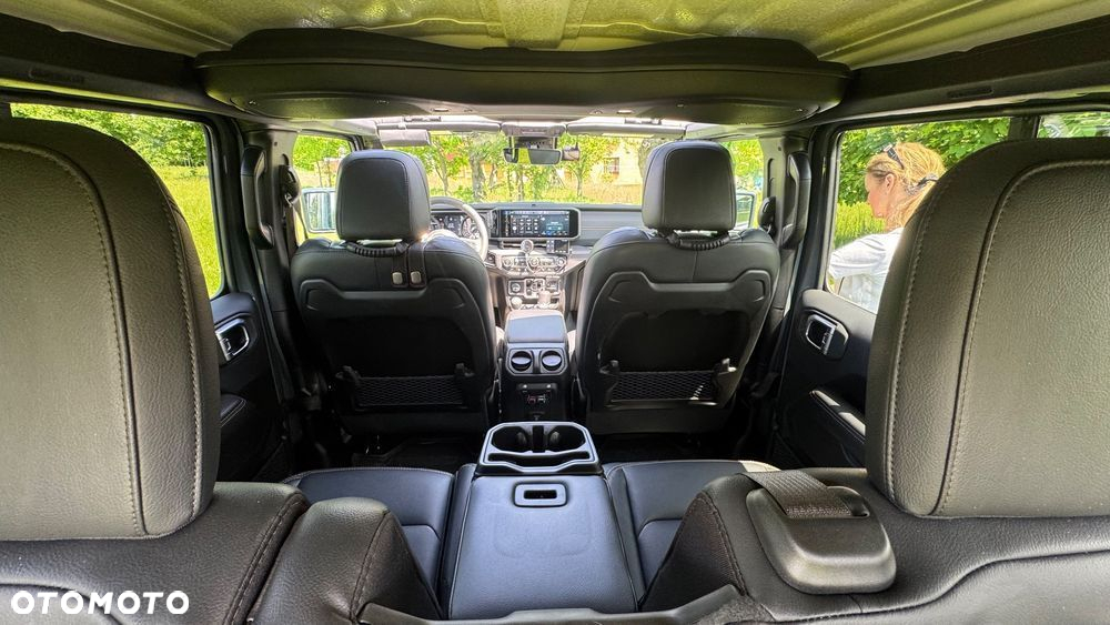 Jeep Wrangler Unlimited GME 2.0 Turbo Sahara - 17