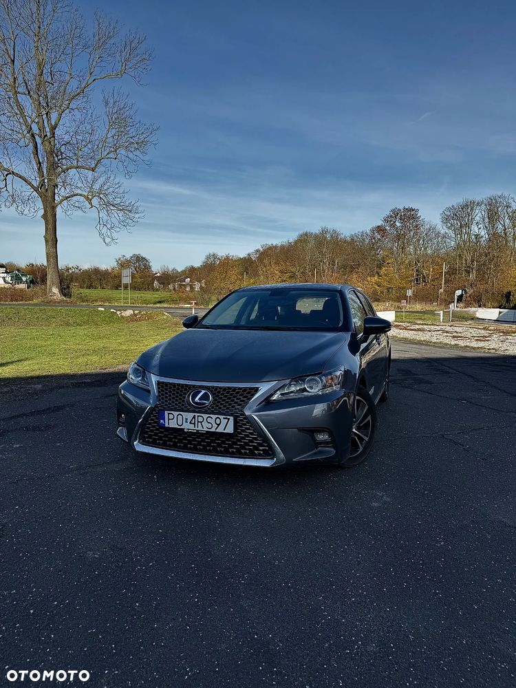 Lexus CT - 1