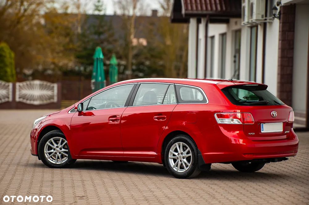 Toyota Avensis 1.8 Sol MS - 18