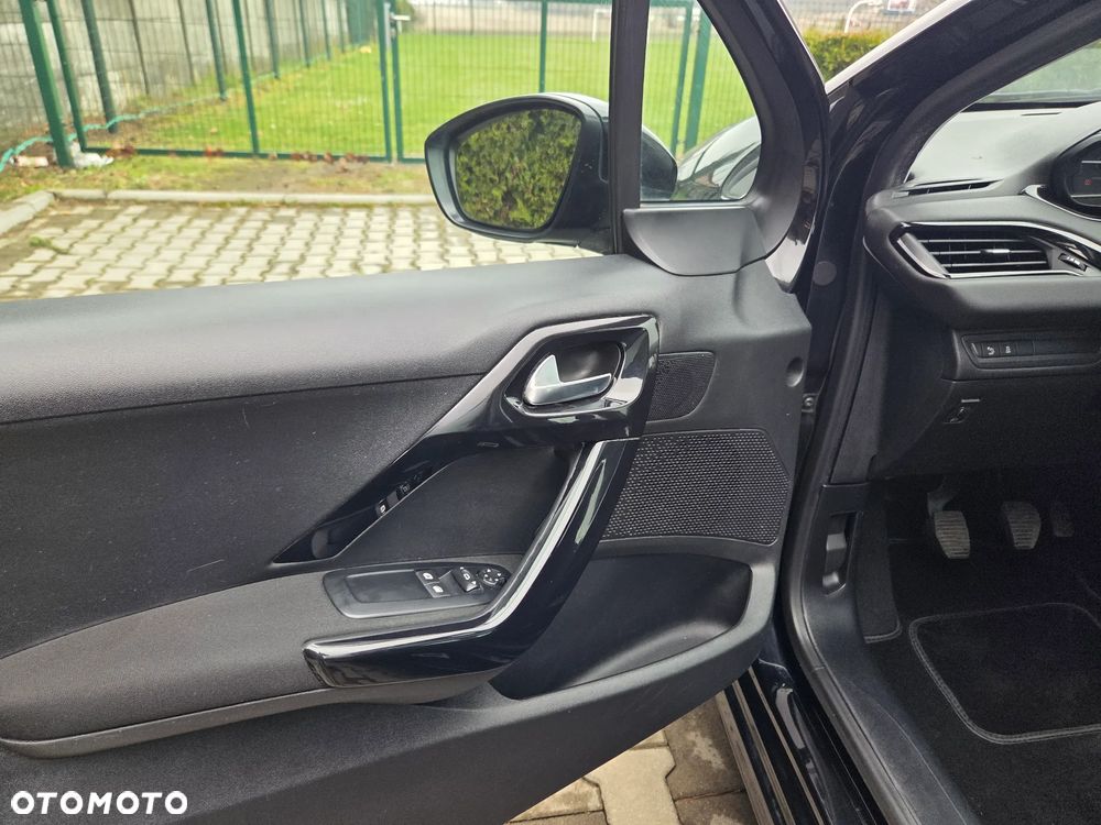 Peugeot 208 1.2 VTi Business Line - 12