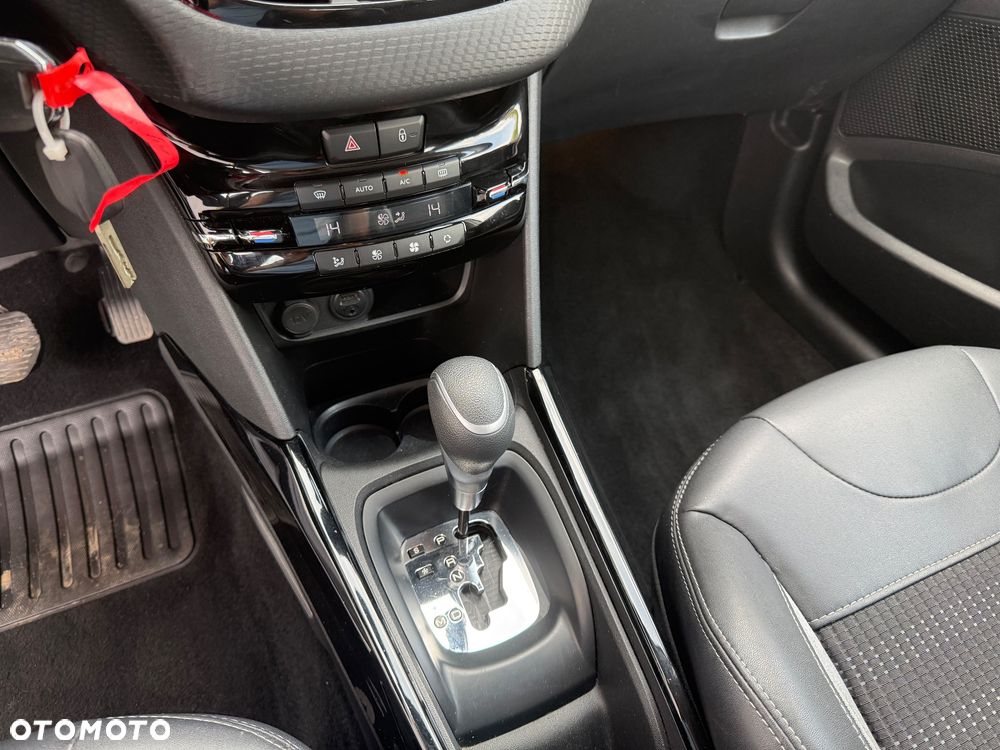 Peugeot 2008 PureTech 110 Stop&Start EAT6 Allure - 11