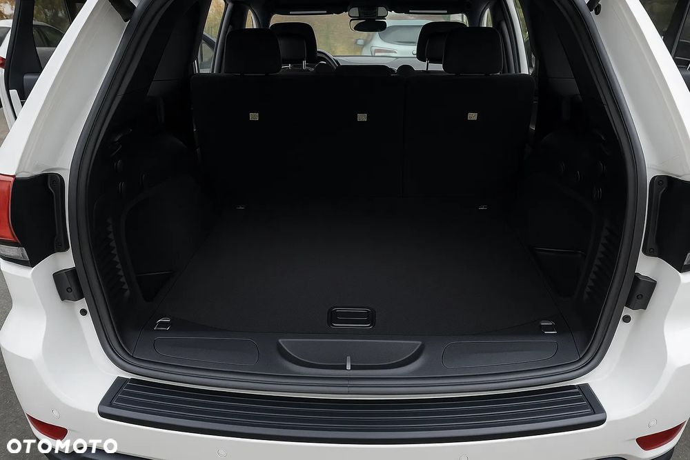 Jeep Grand Cherokee - 34