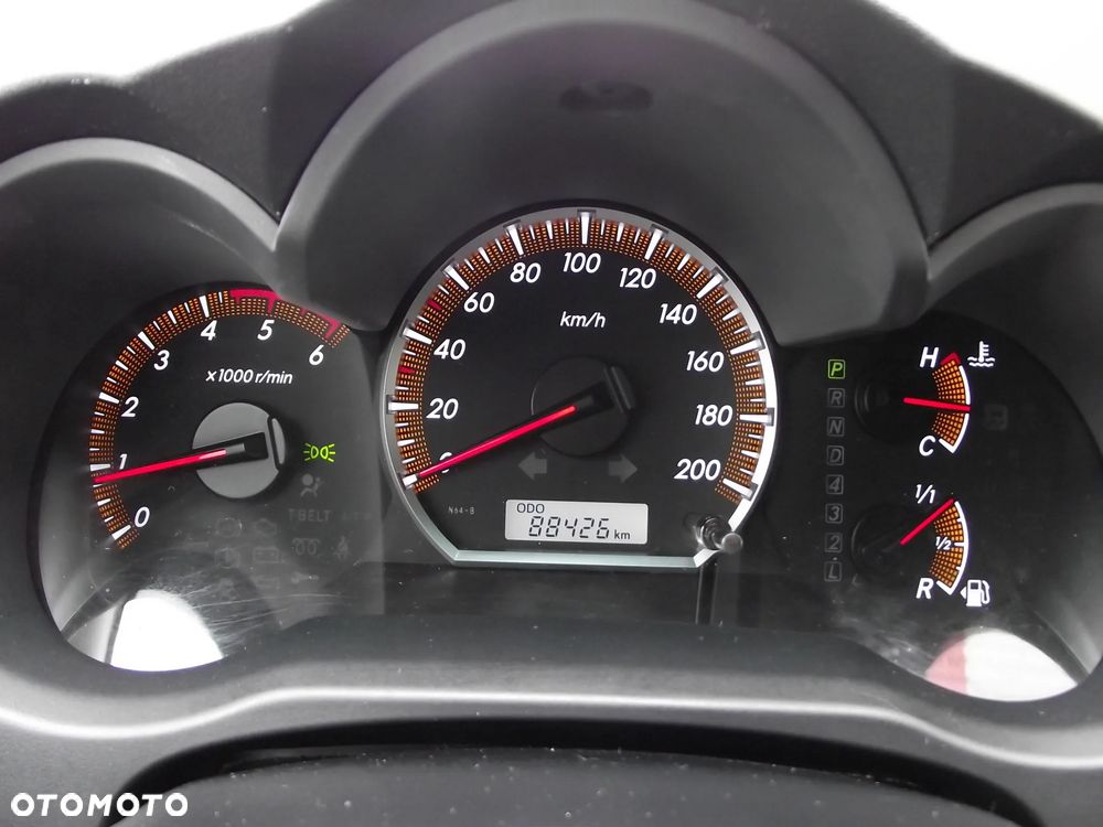 Toyota Hilux 3.0 D-4D Invincible - 26
