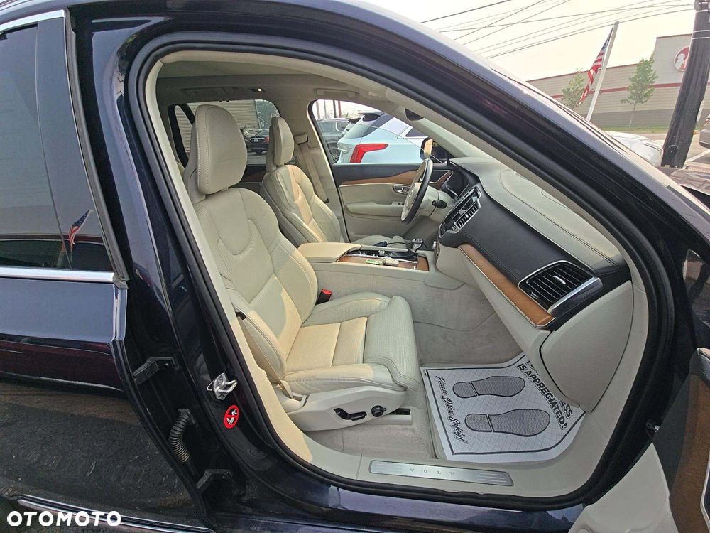 Volvo XC 90 - 9
