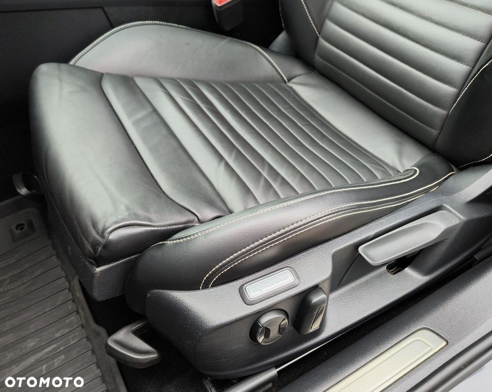 Volkswagen Passat - 13