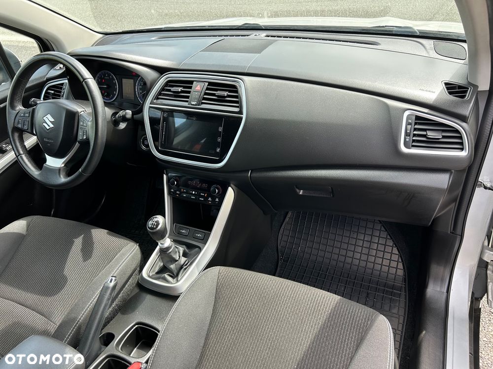 Suzuki SX4 S-Cross 1.4 T Premium - 11