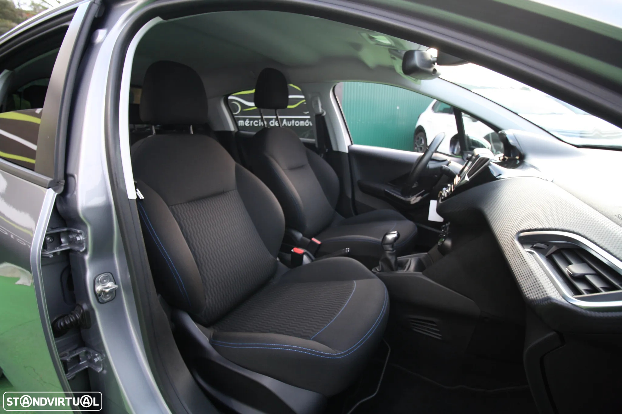 Peugeot 208 1.5 BlueHDi Signature - 23