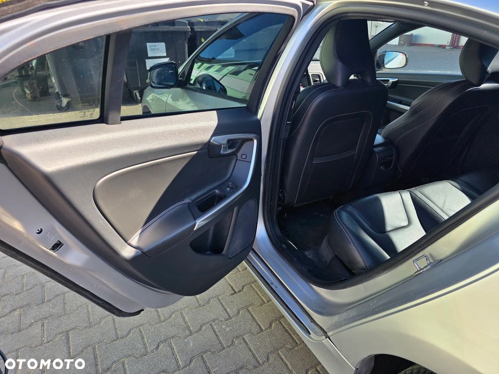 Volvo S60 T3 Geartronic Kinetic - 19