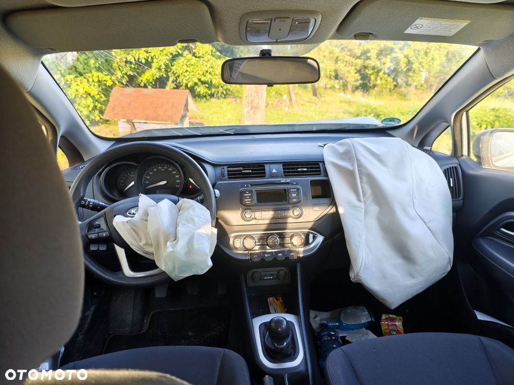 Kia Rio - 6
