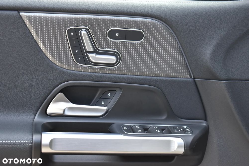 Mercedes-Benz EQB 350 4Matic AMG Line - 14