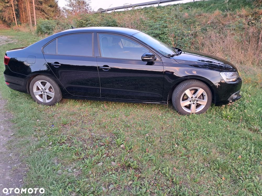 Volkswagen Jetta 1.2 TSI Comfortline - 2