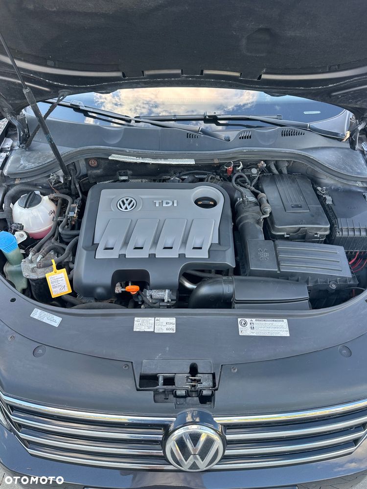 Volkswagen Passat 2.0 TDI Highline DSG - 8