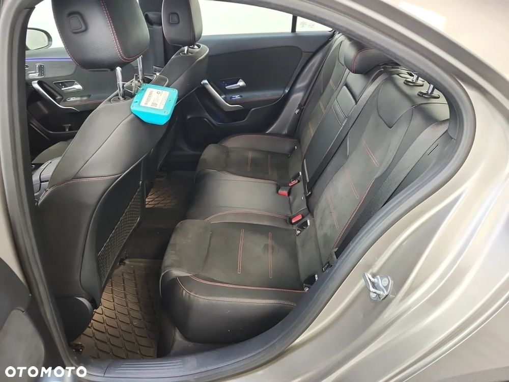 Mercedes-Benz Klasa A 220 4Matic 7G-DCT AMG Line - 11