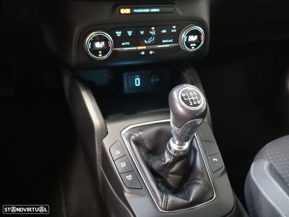 Ford Focus SW 1.5 TDCi EcoBlue Titanium - 17
