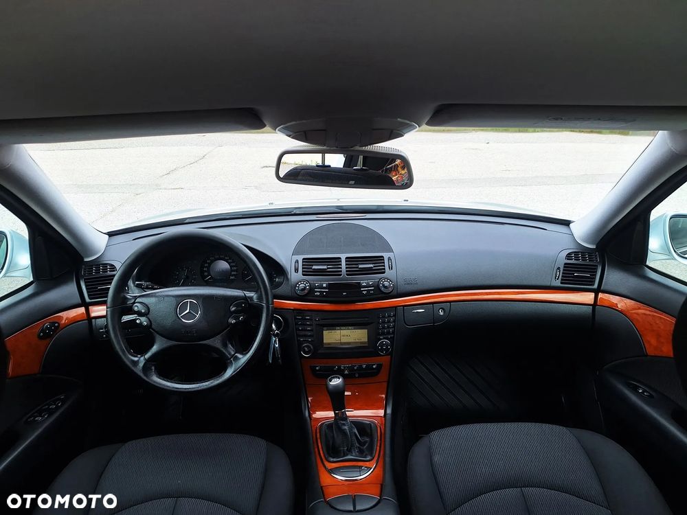 Mercedes-Benz Klasa E 200 CDI Classic DPF - 36