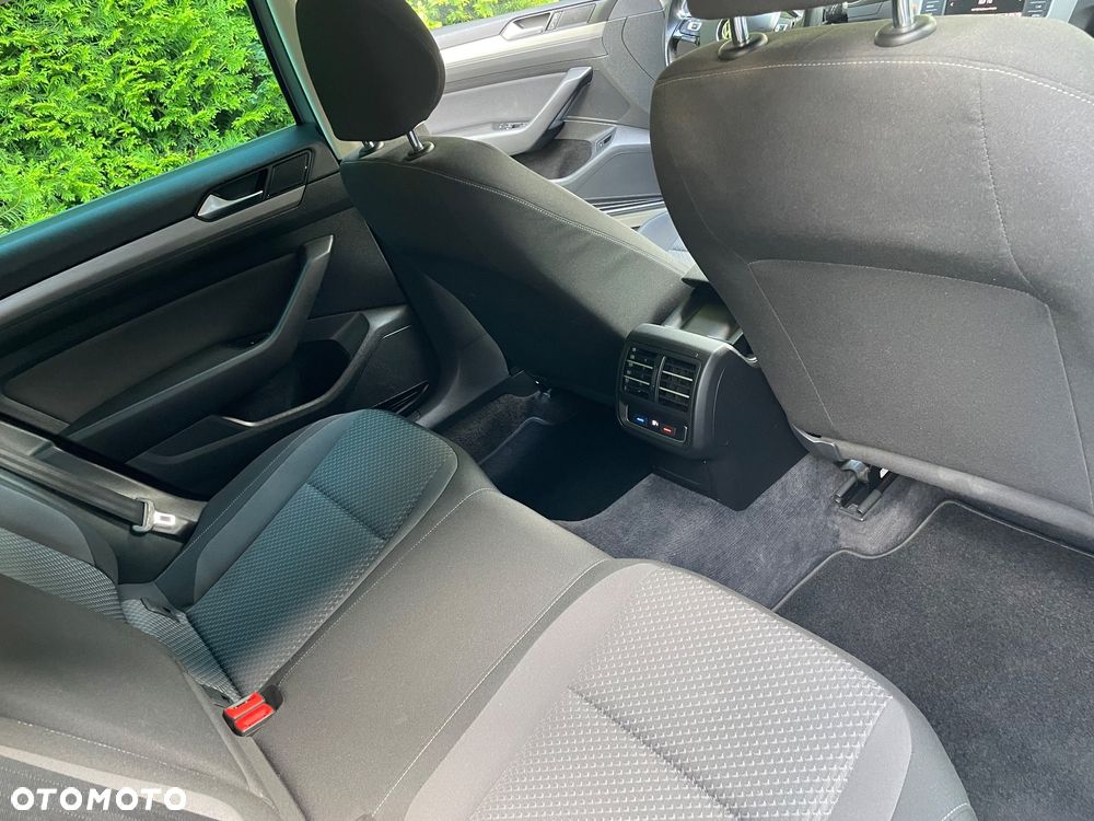 Volkswagen Passat 1.6 TDI BMT Comfortline - 22