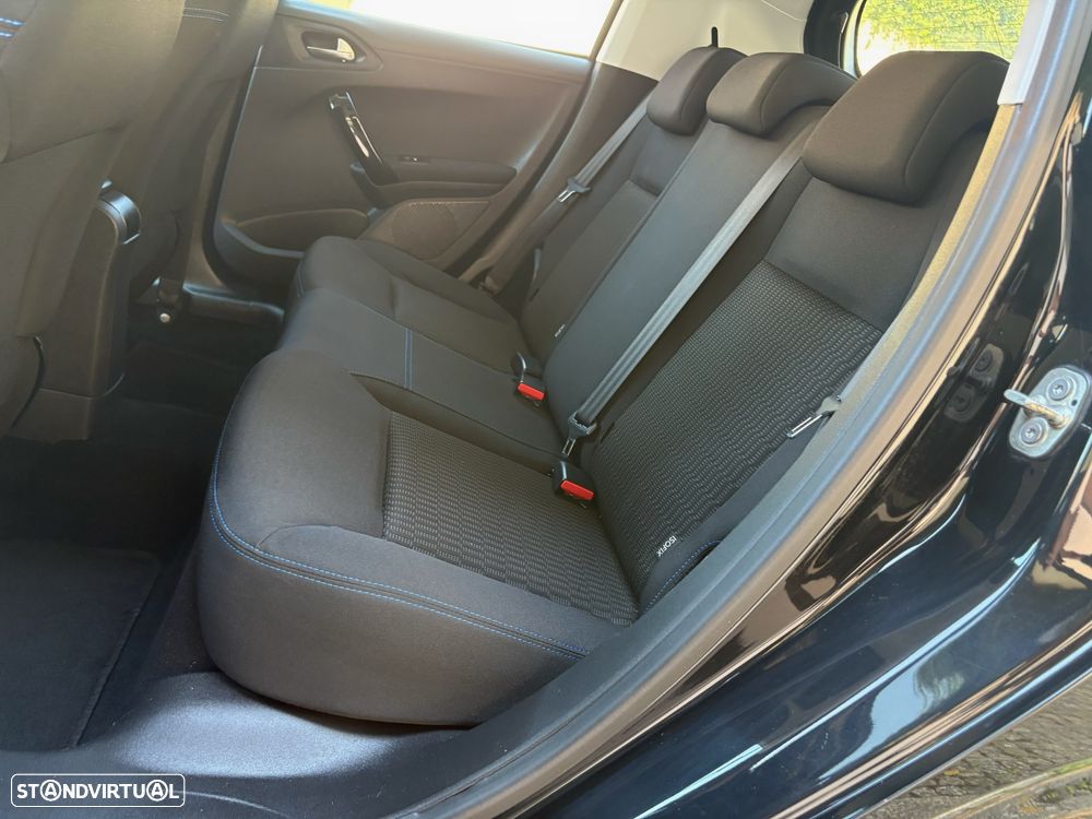 Peugeot 208 1.5 BlueHDi Signature - 11