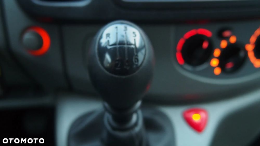 Opel Vivaro L2H1 2.9t - 11