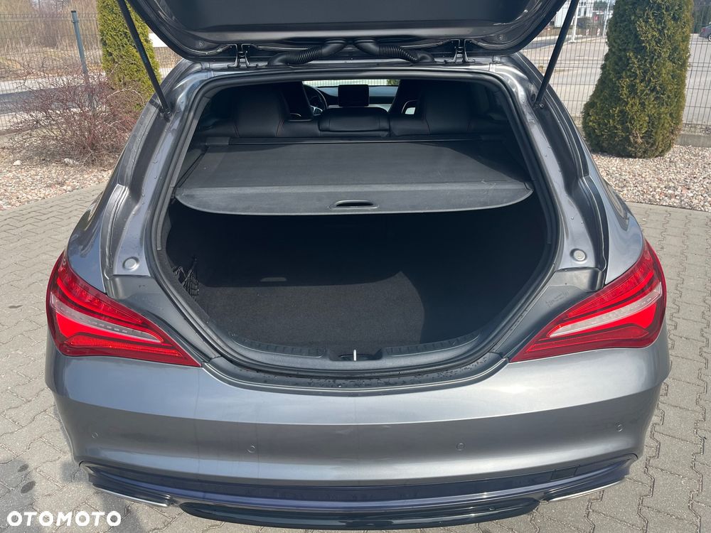 Mercedes-Benz CLA 180 Peak Edition - 29