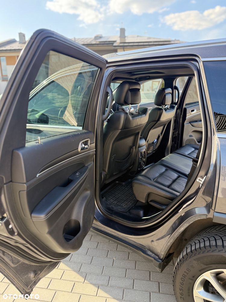 Jeep Grand Cherokee - 13