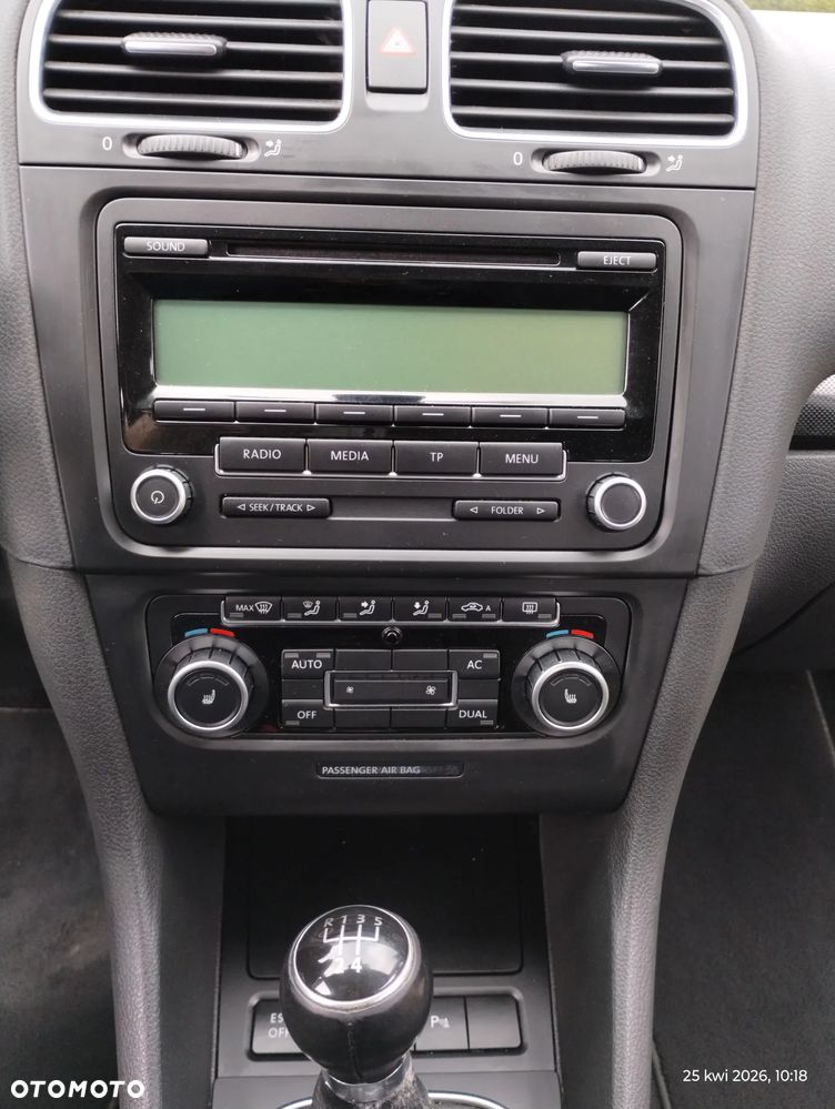 Volkswagen Golf 1.6 Comfortline - 25