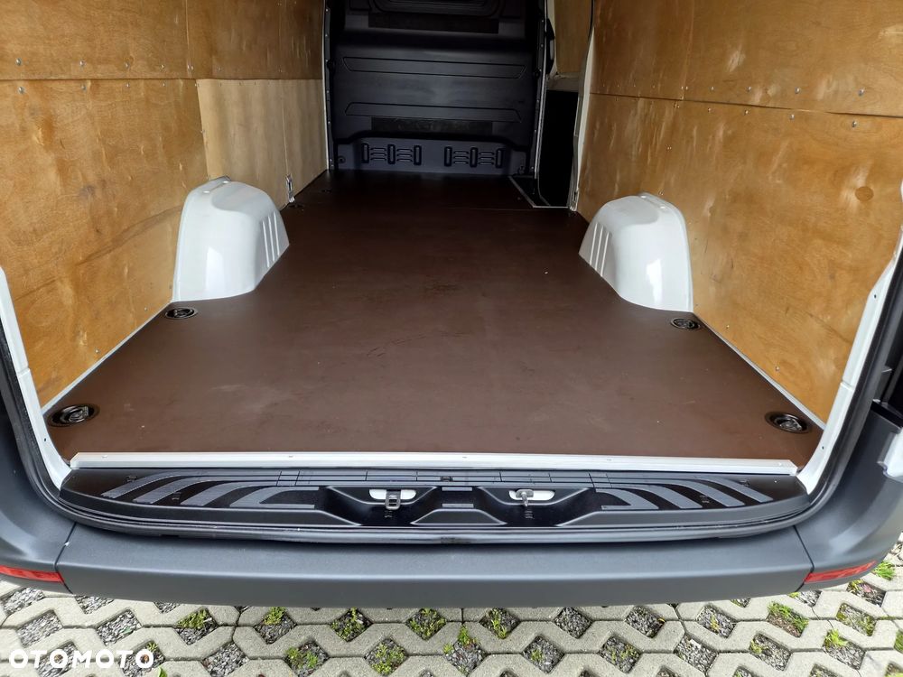 Mercedes-Benz Sprinter - 16