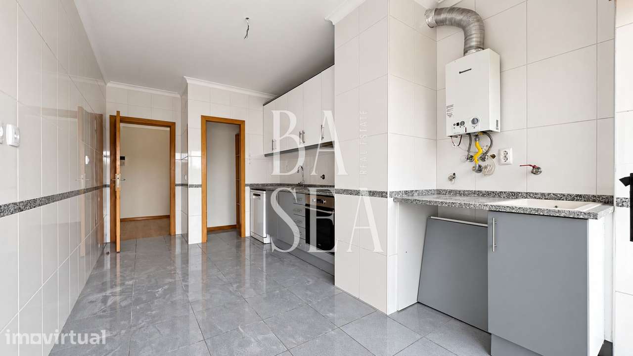 Apartamento T2 em Nogueira Braga - Grande imagem: 2/26
