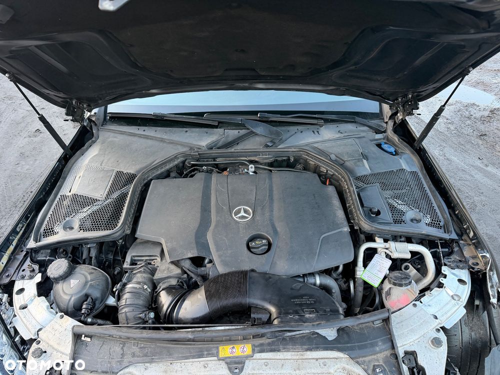 Mercedes-Benz Klasa C 220 CDI Avantgarde Edition - 29