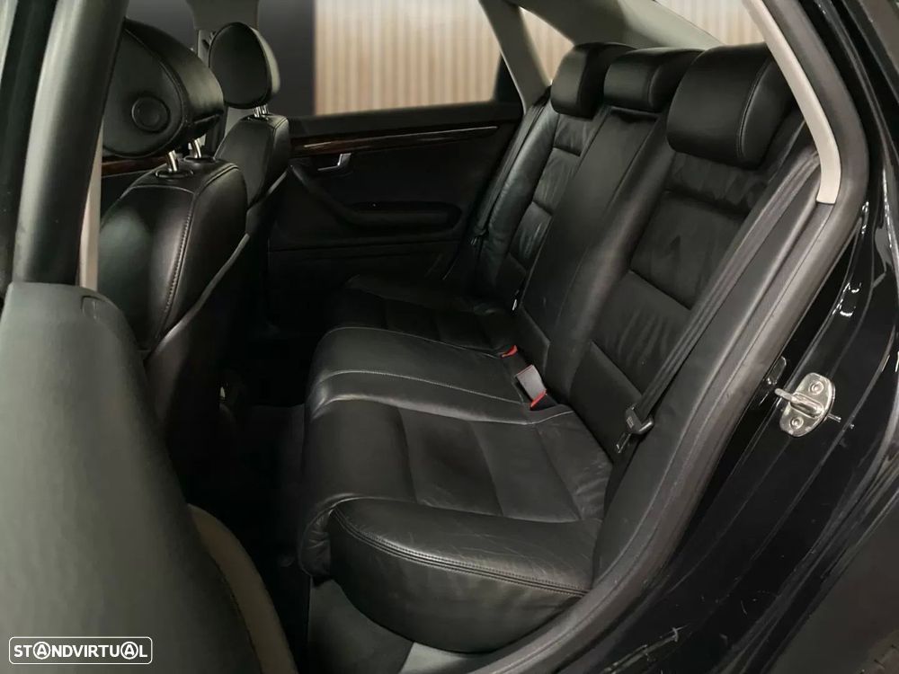 Audi A4 2.0 TDI exclusive - 19