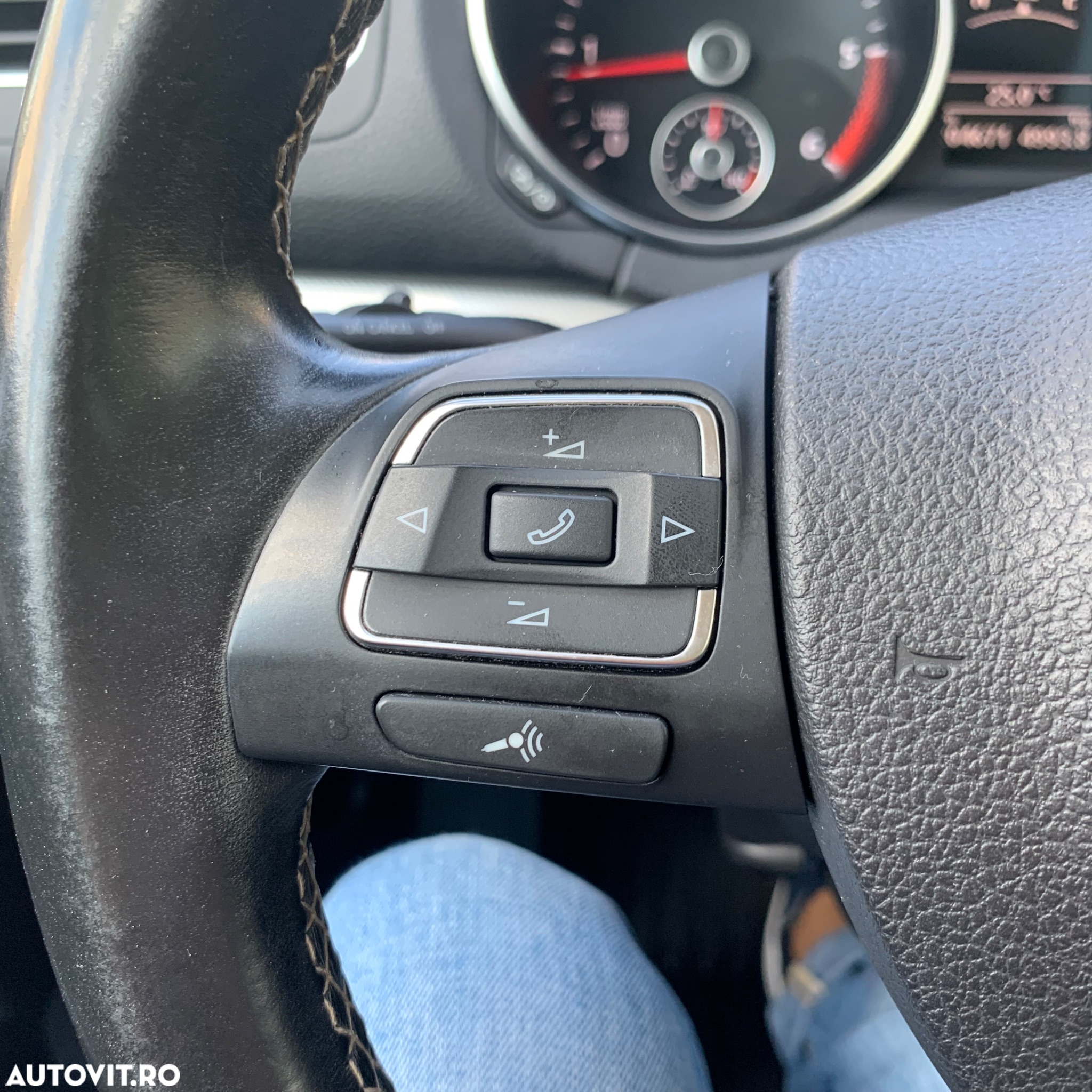 Volkswagen Golf 1.6 TDI BlueMotion Technology DPF Comfortline DSG - 7