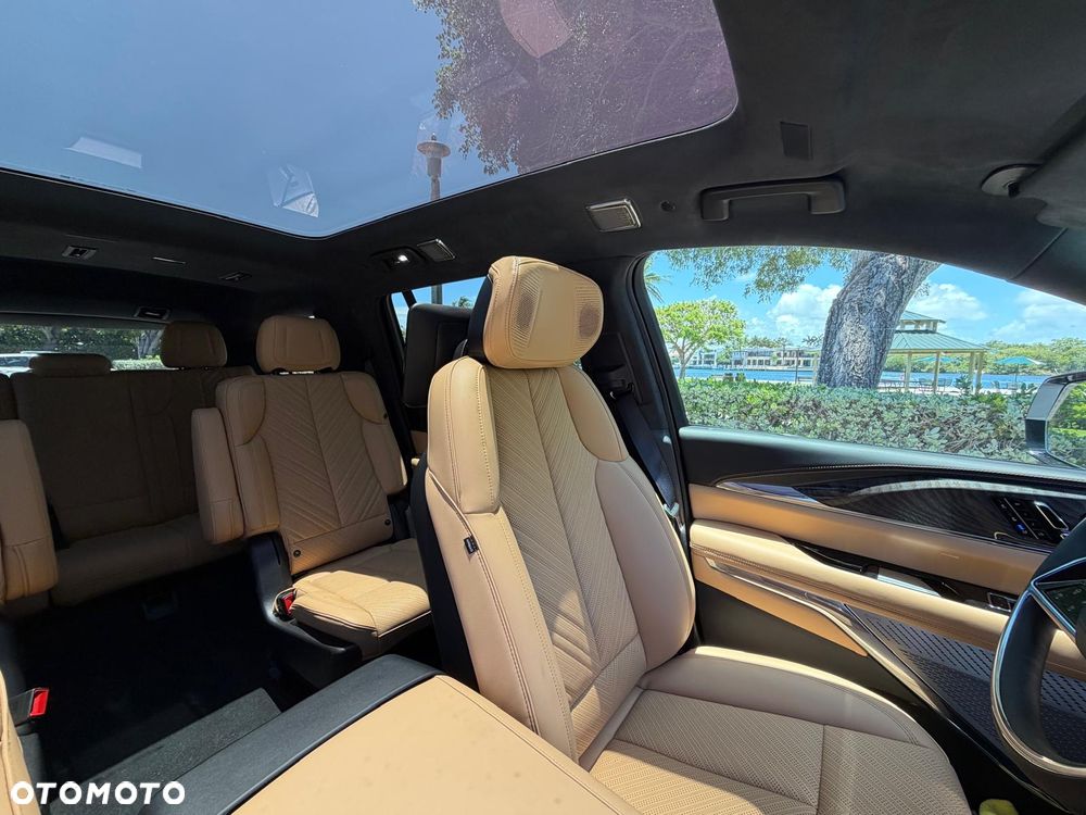 Cadillac Escalade - 16
