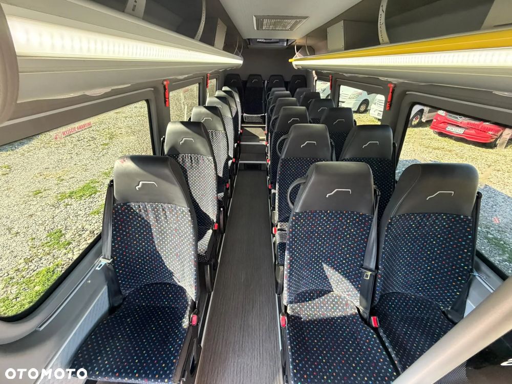 Mercedes-Benz Sprinter 517 - 16