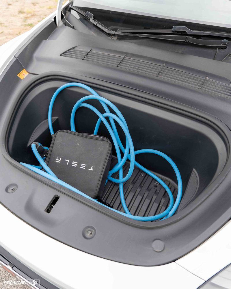 Tesla Model Y Long Range Dual Motor AWD - 32