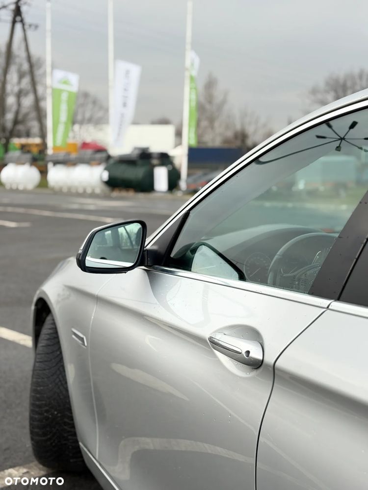 BMW Seria 5 520d - 13