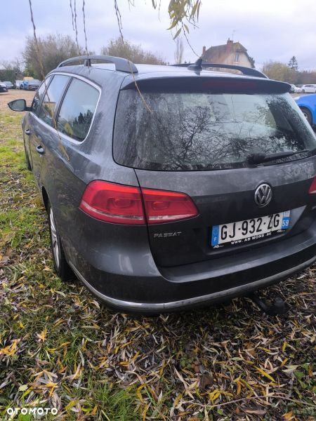 Volkswagen Passat - 4