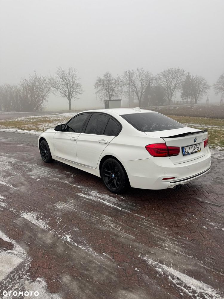 BMW Seria 3 328i - 3