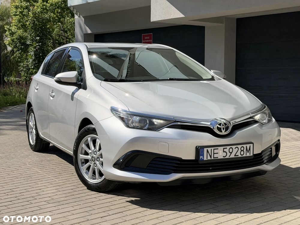 Toyota Auris - 10