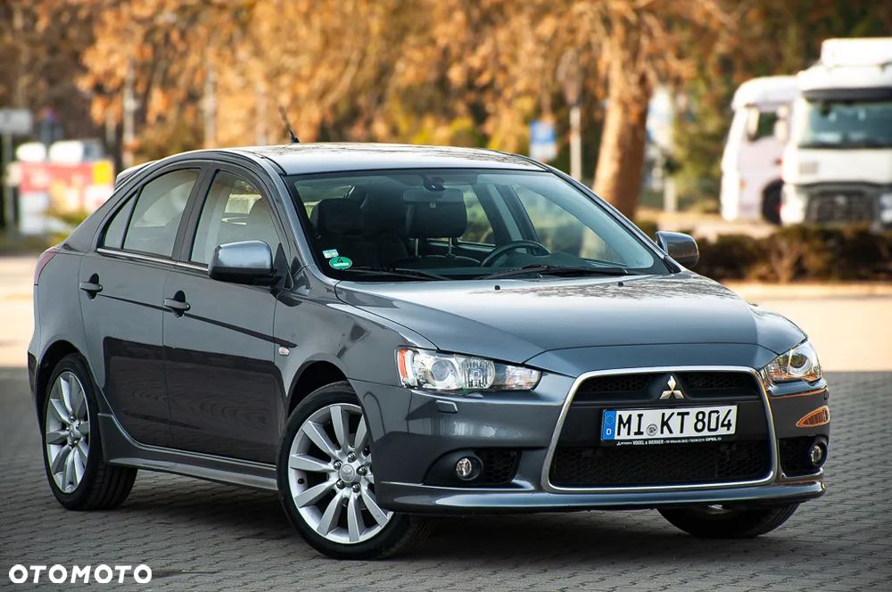 Mitsubishi Lancer 1.8 CVT Intense - 1