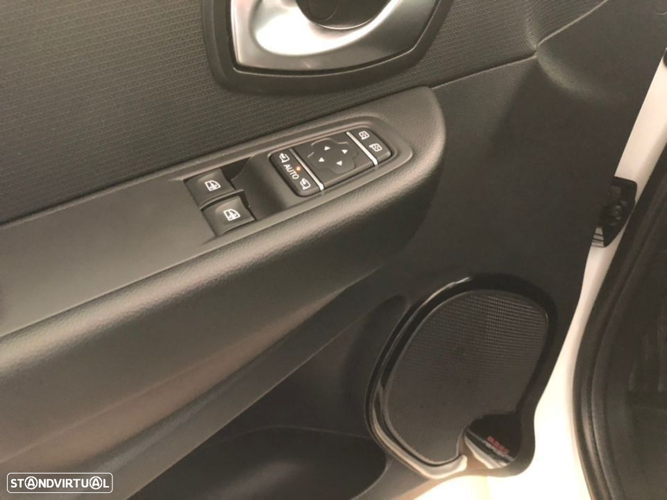 Renault Clio 0.9 TCe Limited - 15
